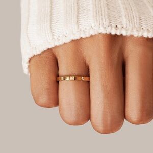 Lucia Crystal Ring size 6
